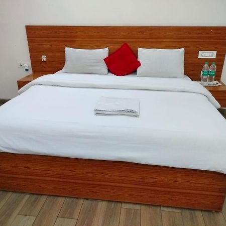 The Rejoice Hotel & Guesthouse 그레이터 노이다 외부 사진