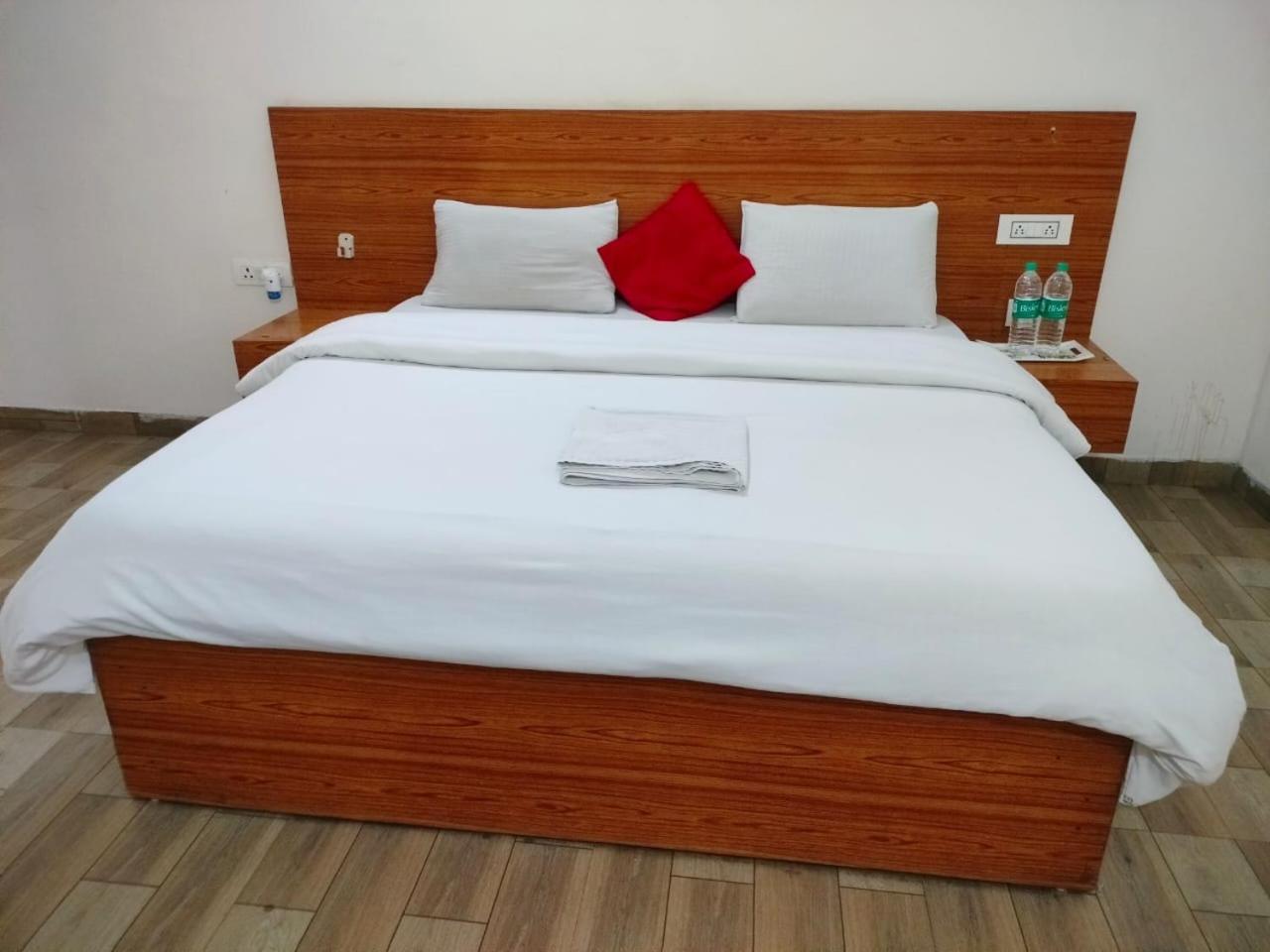 The Rejoice Hotel & Guesthouse 그레이터 노이다 외부 사진