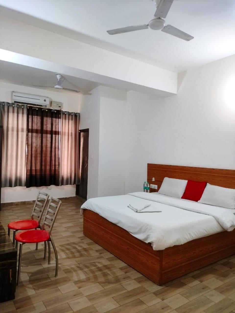 The Rejoice Hotel & Guesthouse 그레이터 노이다 외부 사진